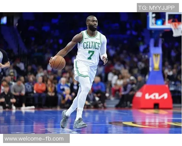 杰伦布朗首节狂砍16分全场19中13砍下32分引领球队胜利