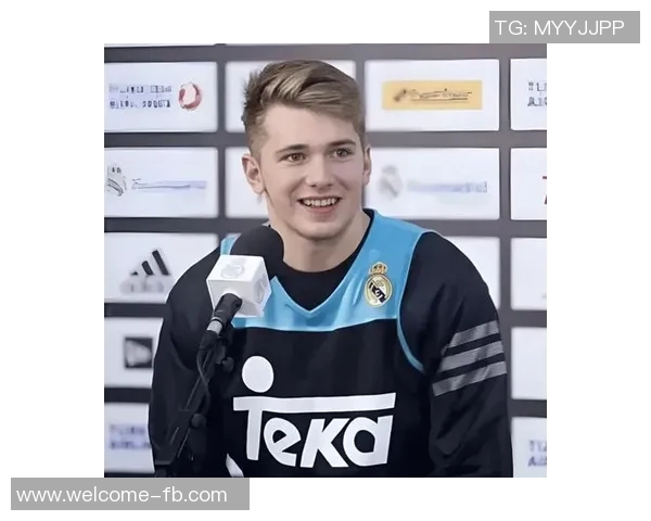 东契奇体重反弹双下巴现身腰腹部游泳圈引发关注