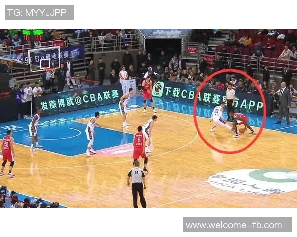 华子面对包夹与犯规困扰表现挣扎仅出手6次贡献11分6板4助3帽却有8次失误