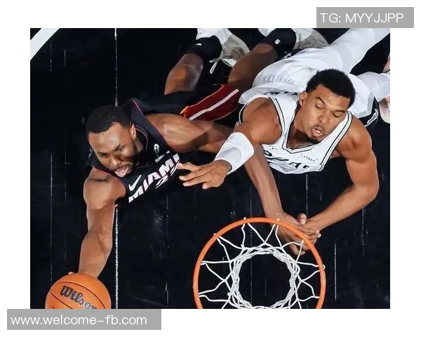 奥拉朱旺称赞文班独特投篮技巧难以防守旋转多样性令人惊叹