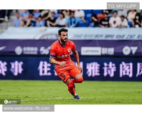 卡扎伊什维利与妻子共享东京之旅美好时光尽显劳逸结合生活态度