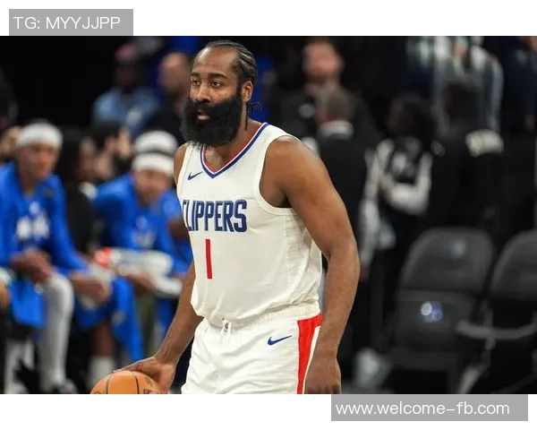 哈登首节表现抢眼轻松拿下11分3篮板2助攻正负值高达14